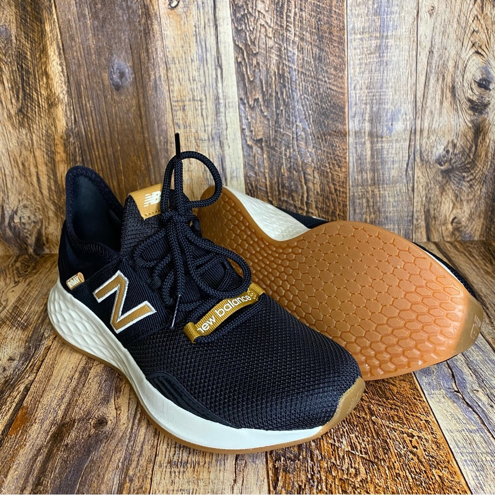 NWOB Women Sz 8 New Balance Women's Fresh Foam Roav V1 Sneaker